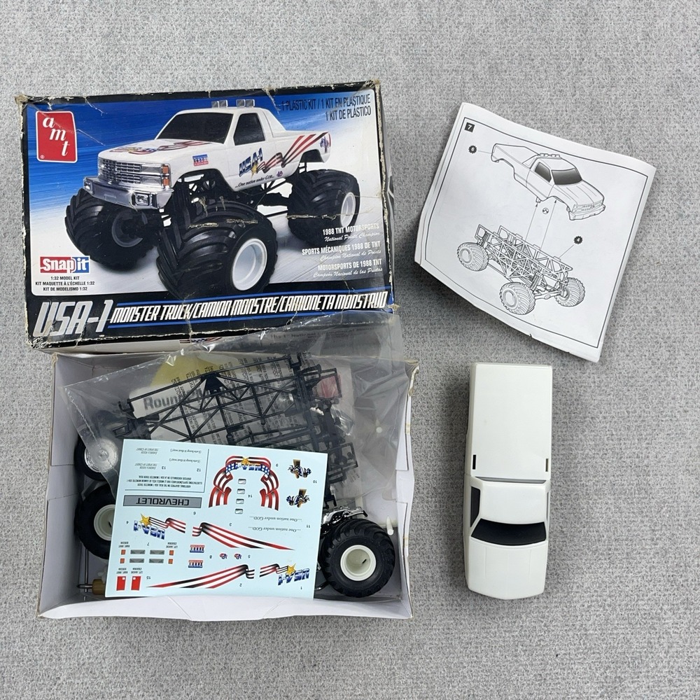 AMT Model Kit - USA-1 Monster Truck - 1:32 Scale Unbuilt Open Box